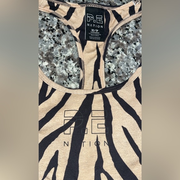 Zebra print sports bra! No tags but never worn! 🤎🖤 - Picture 2 of 3